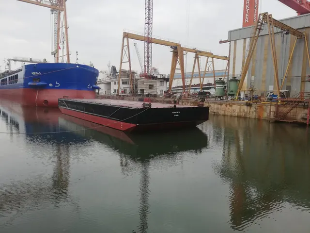 Selahattin İlk, Düz güverteli duba